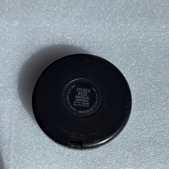 MAC COSMETICS MINERALIZE SKINFINISH- Stereo Rose NWOT LE - Picture 3 of 4